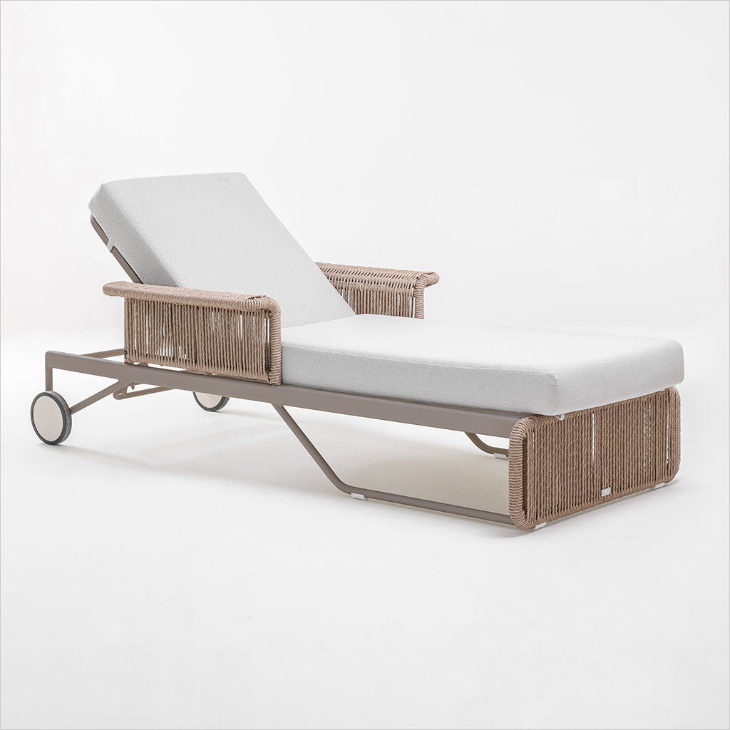 Lotus Chaise Lounge - Natural