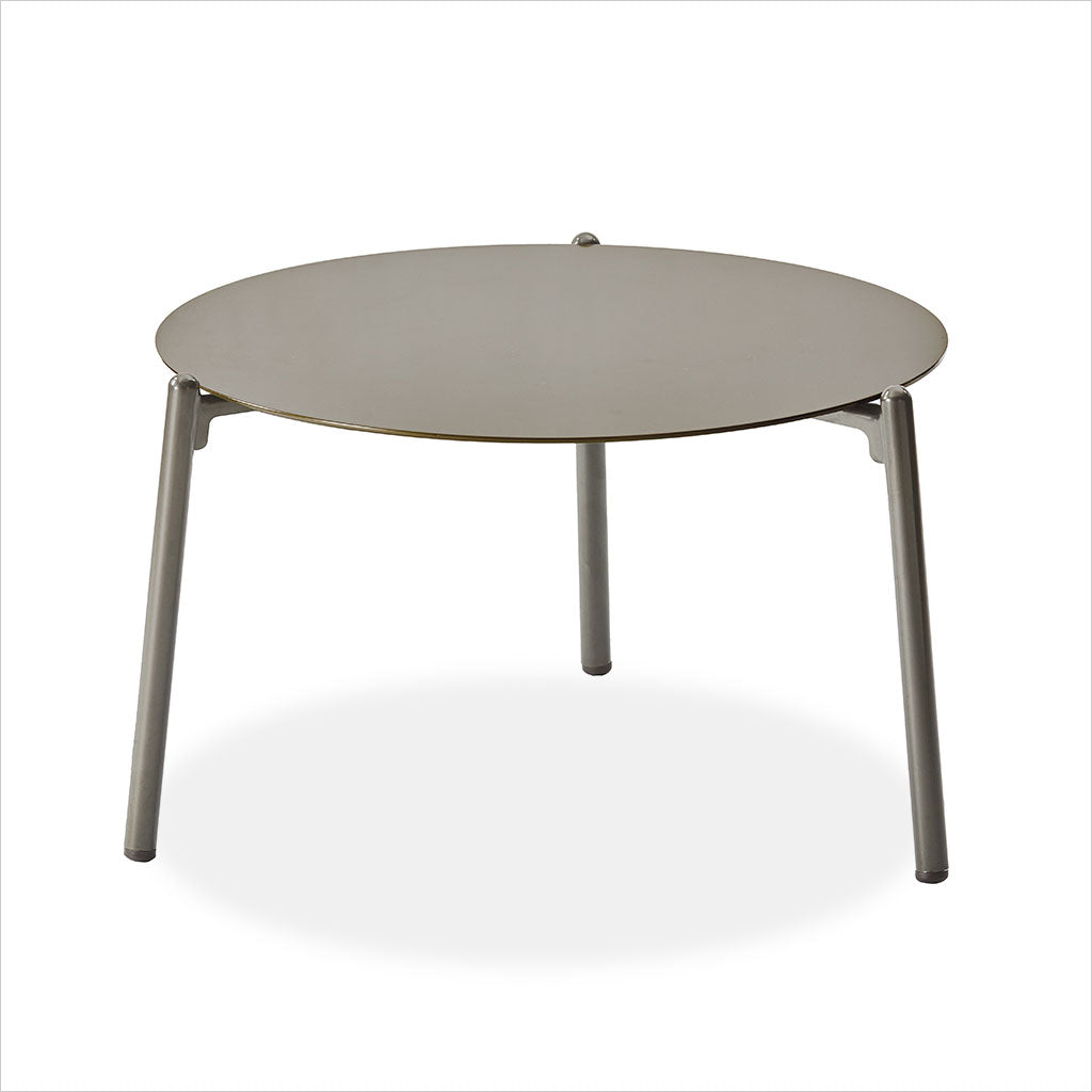 accent table in metal