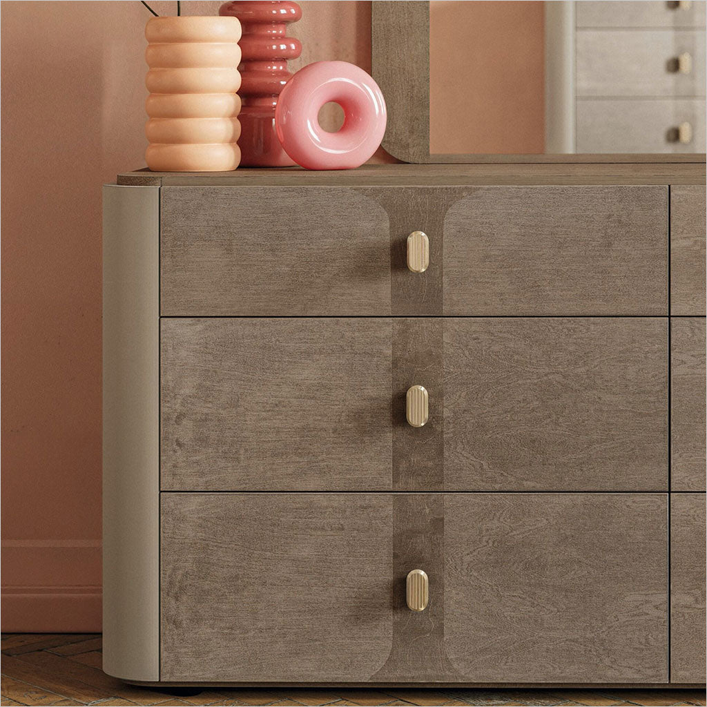 Novello Dresser