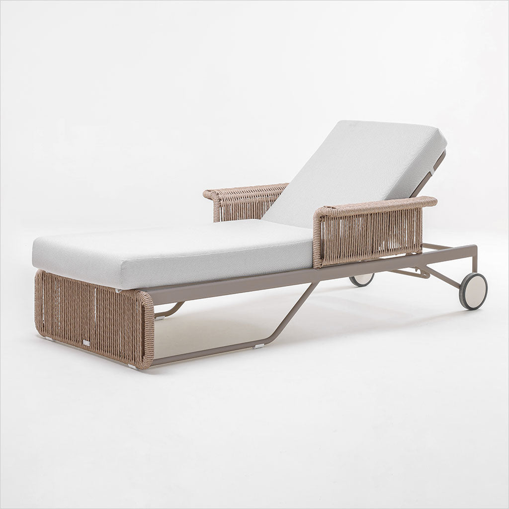 Lotus Chaise Lounge - Natural
