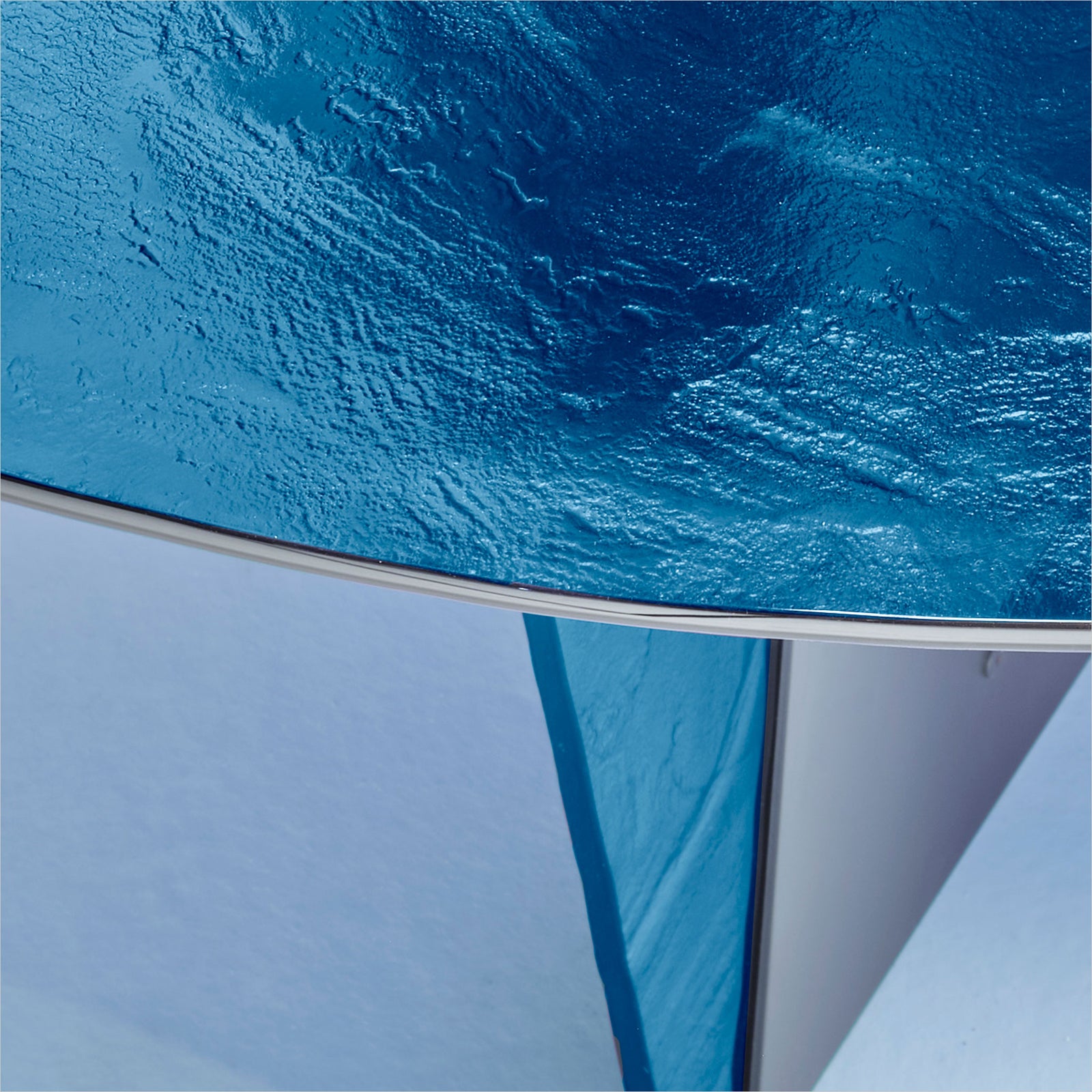 Fuso Round Dining Table - Deep Blue