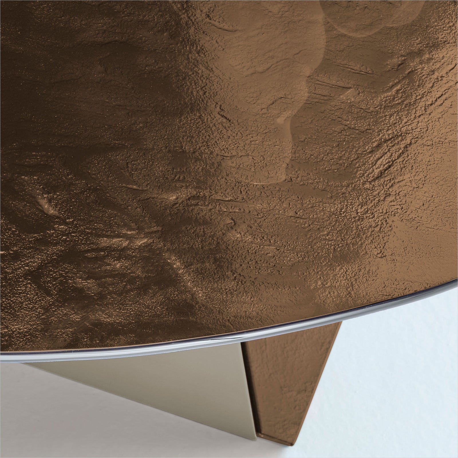 Fuso Round Dining Table - Champagne