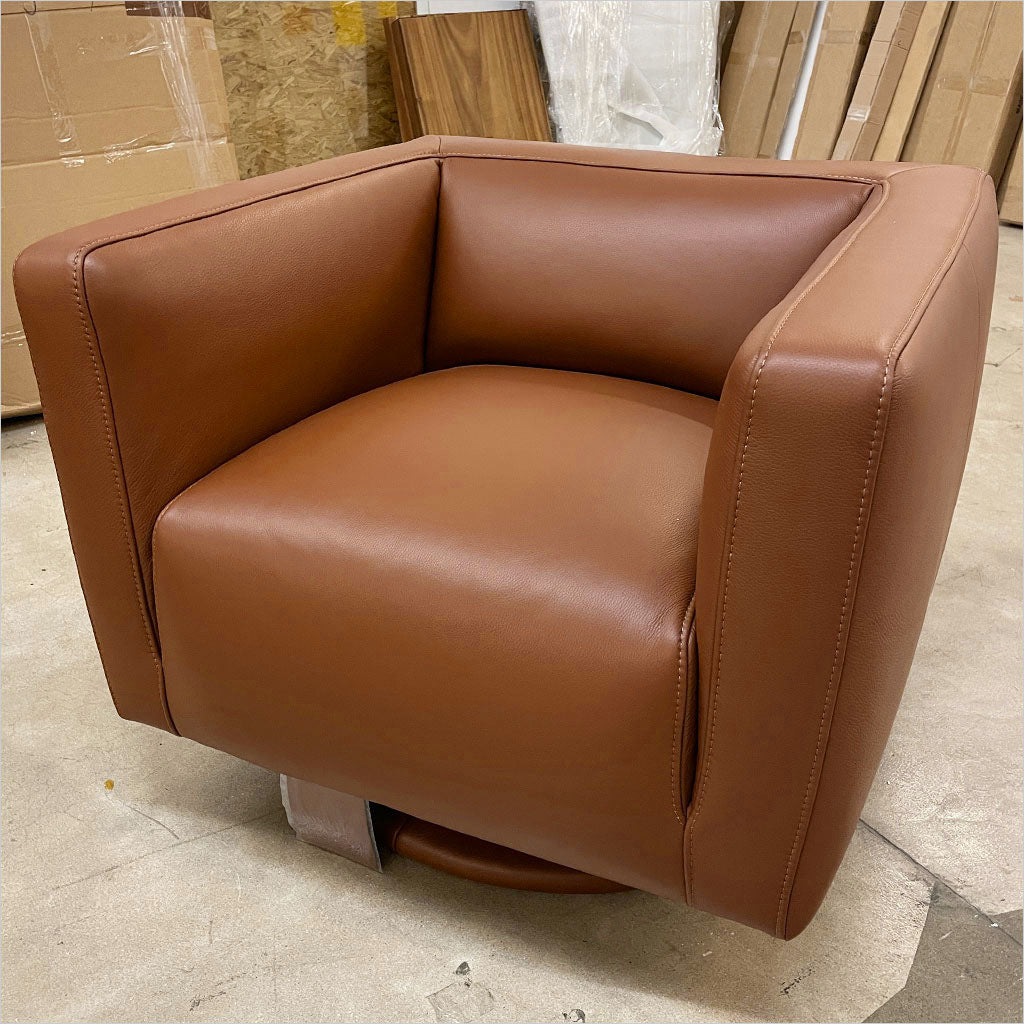 Pascal Swivel Chair - OUTLET