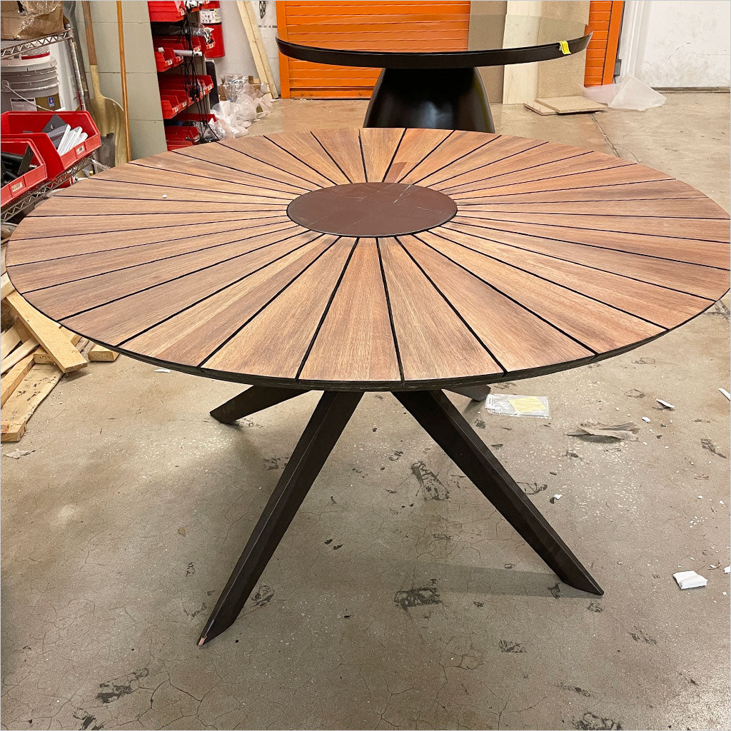 Sole Dining Table - OUTLET