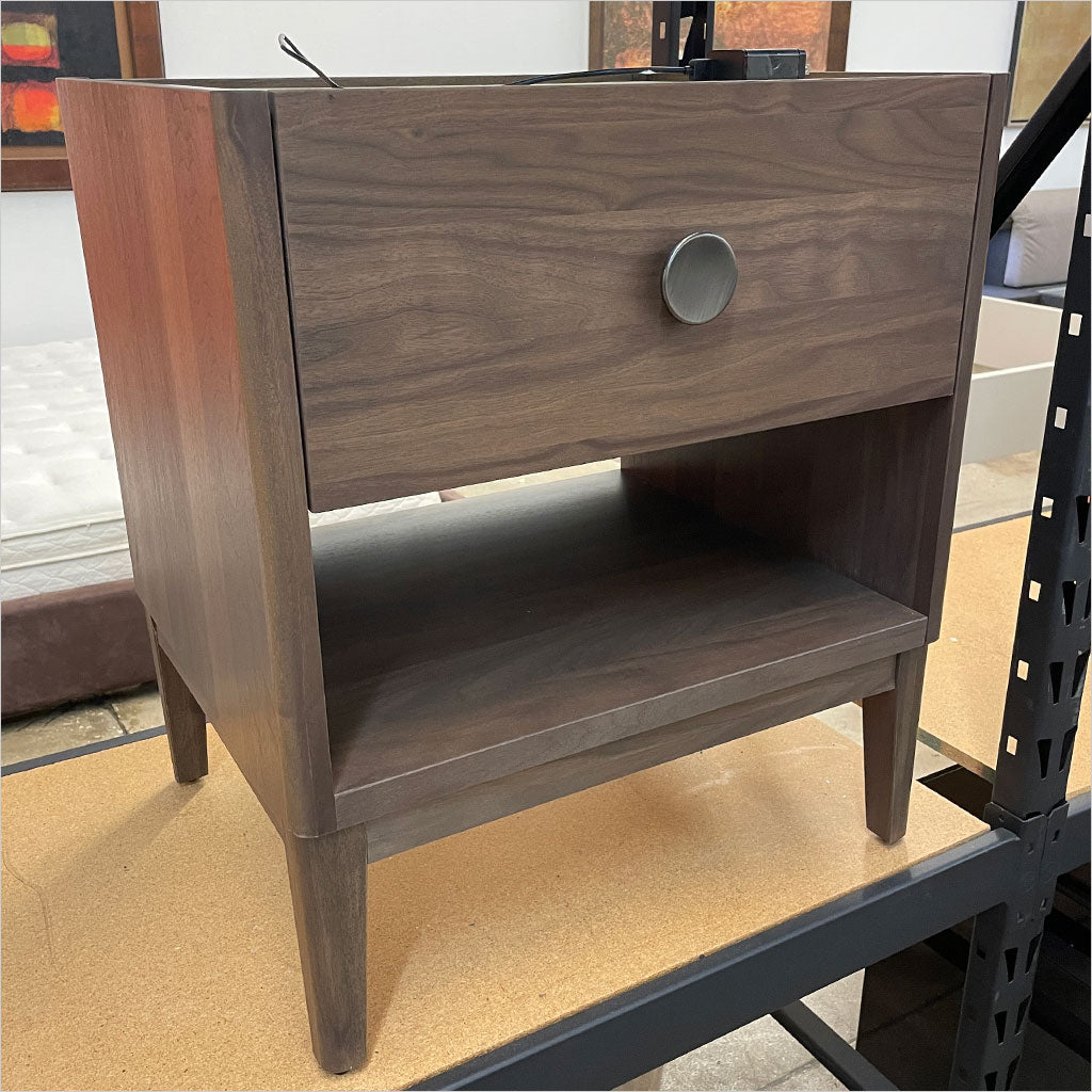 Regio Nightstand - OUTLET