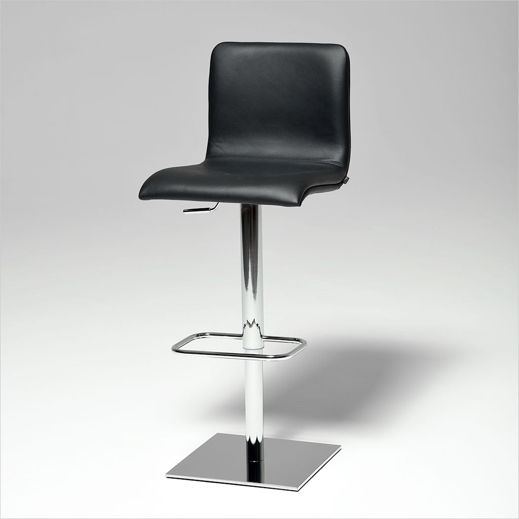adjustable barstool with pedestal base and leather seating