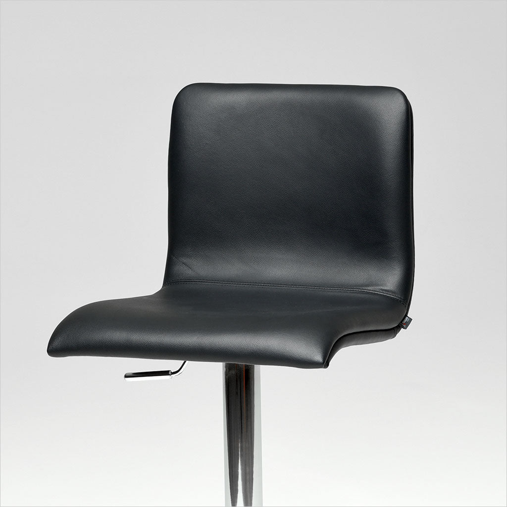 adjustable barstool with pedestal base and leather seating