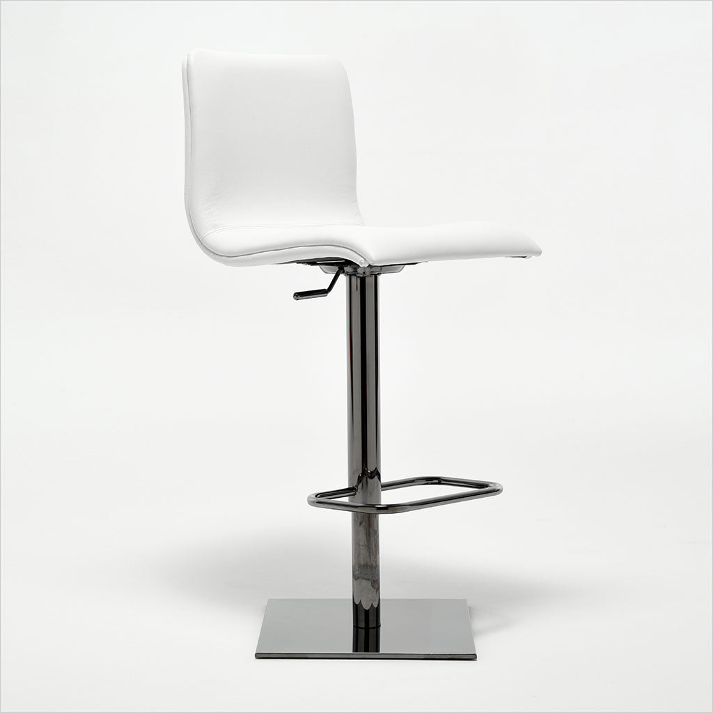adjustable barstool with pedestal base and leather seating